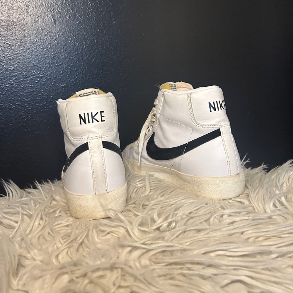 Nikes - Picture 6 of 7